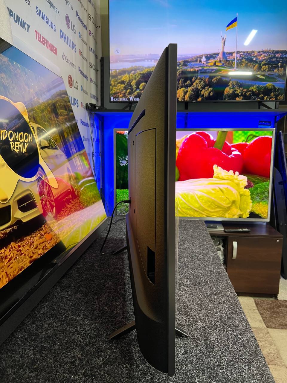 Телевізор Сток Panasonic TX-43HXW904 - фото 4