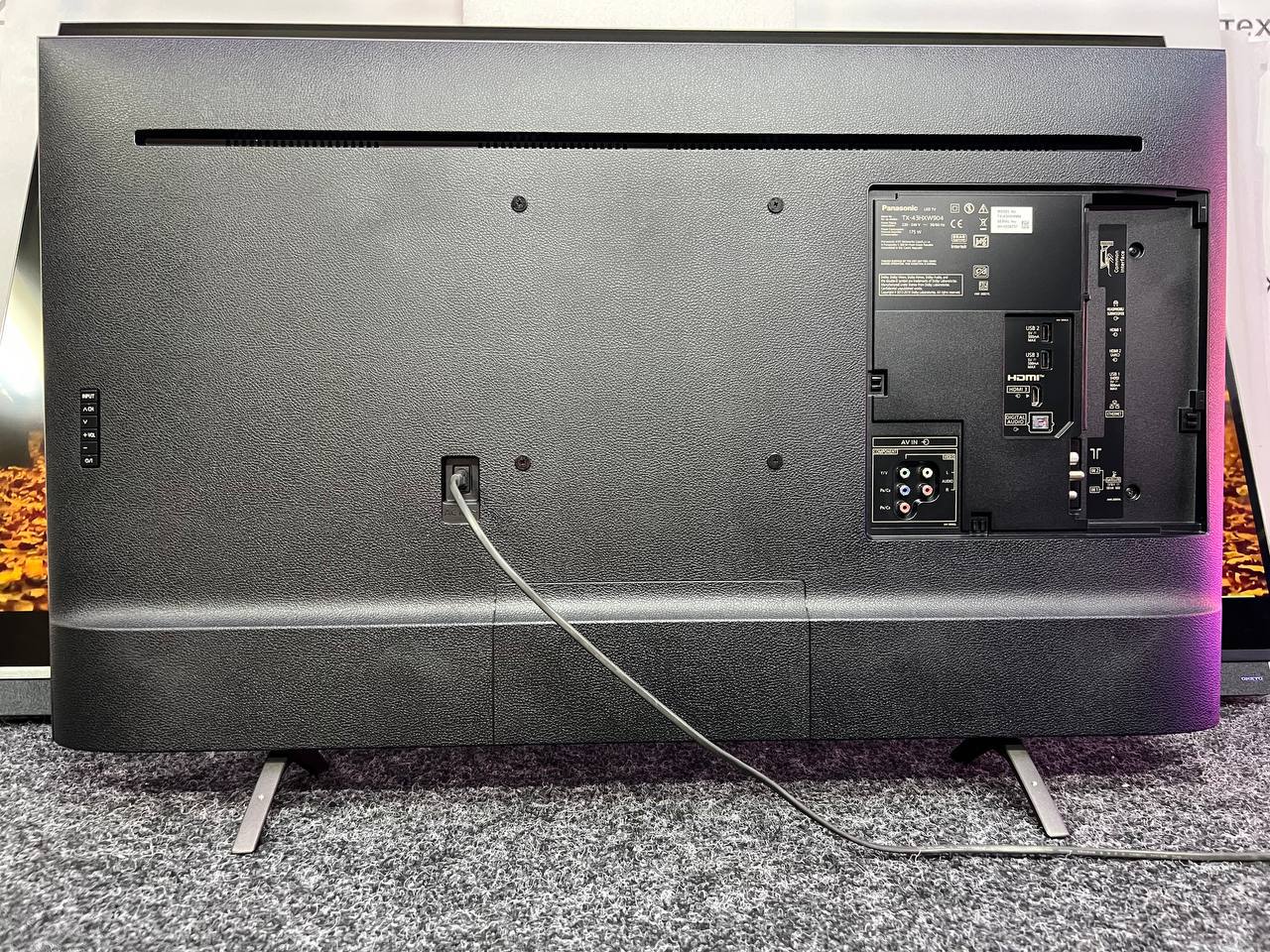 Телевізор Сток Panasonic TX-43HXW904 - фото 5