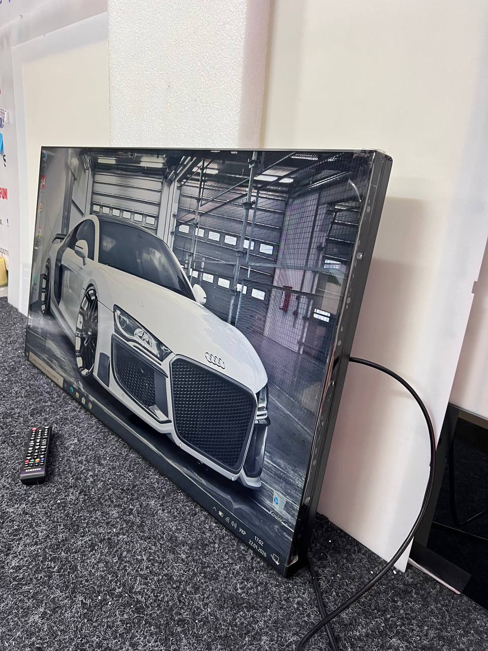 Монітор Samsung UH46F5 - фото 7