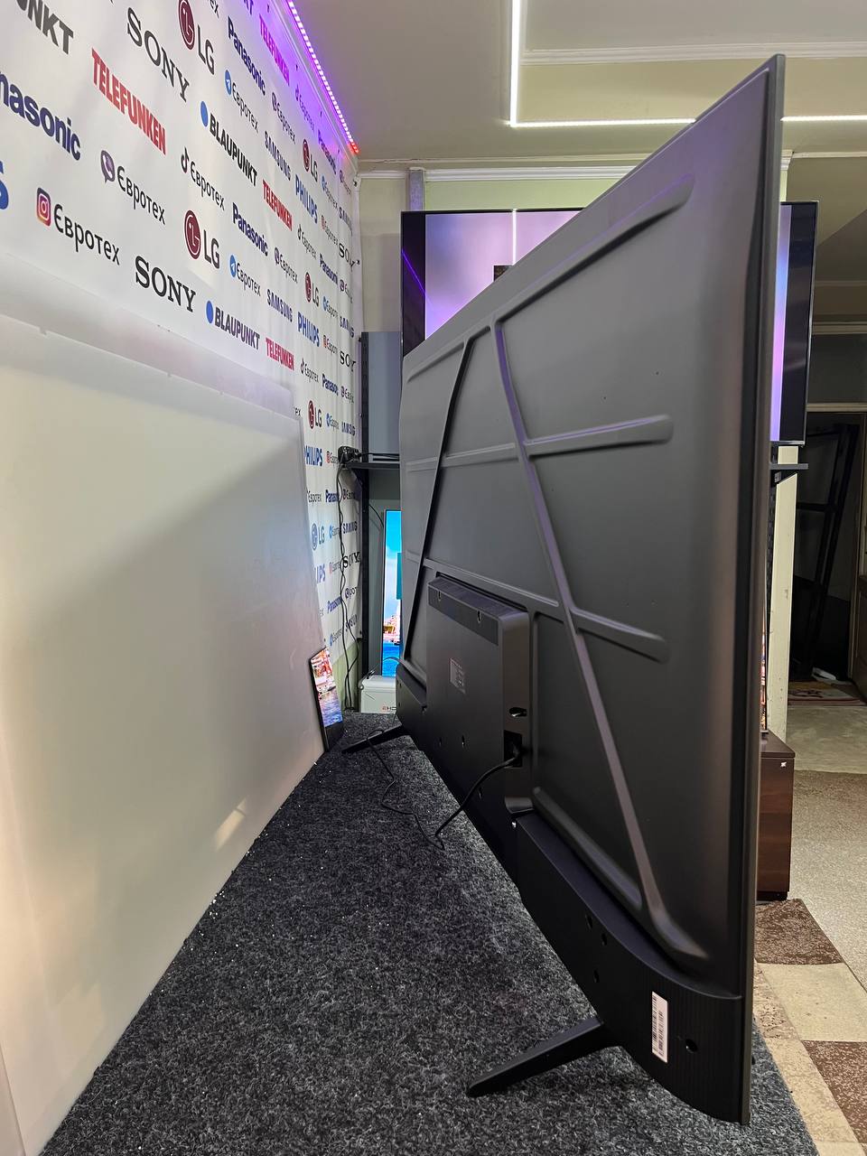 Телевізор TCL 75V6B  - фото 5