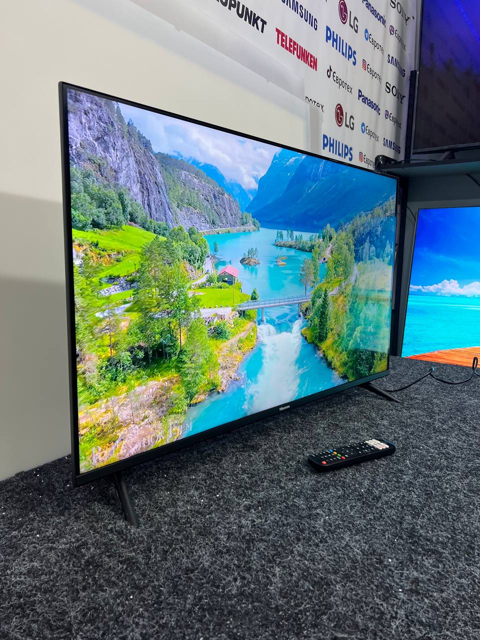 Телевізор Hisense 40AE5500F - фото 3