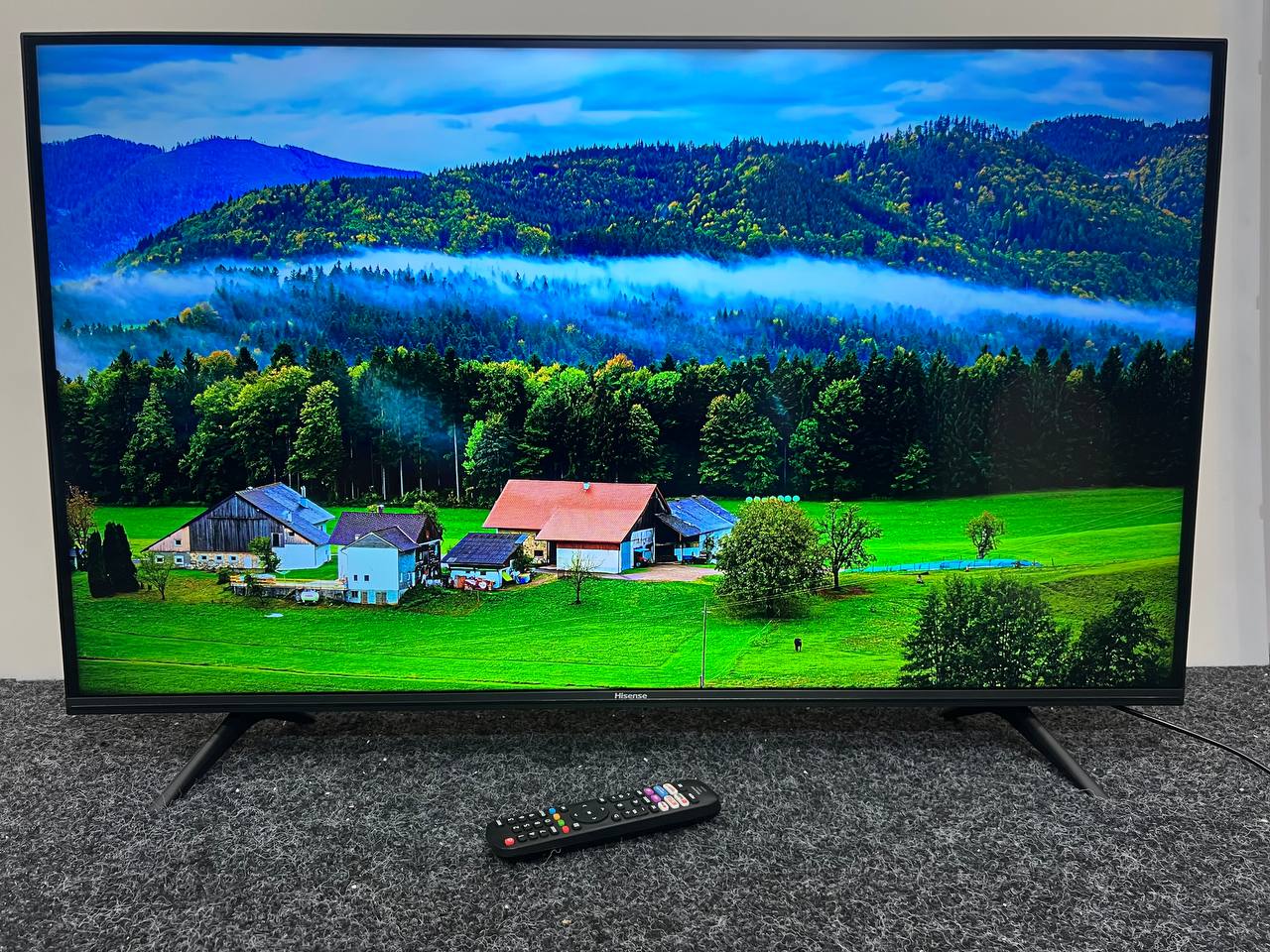 Телевізор Hisense 43AE7000F