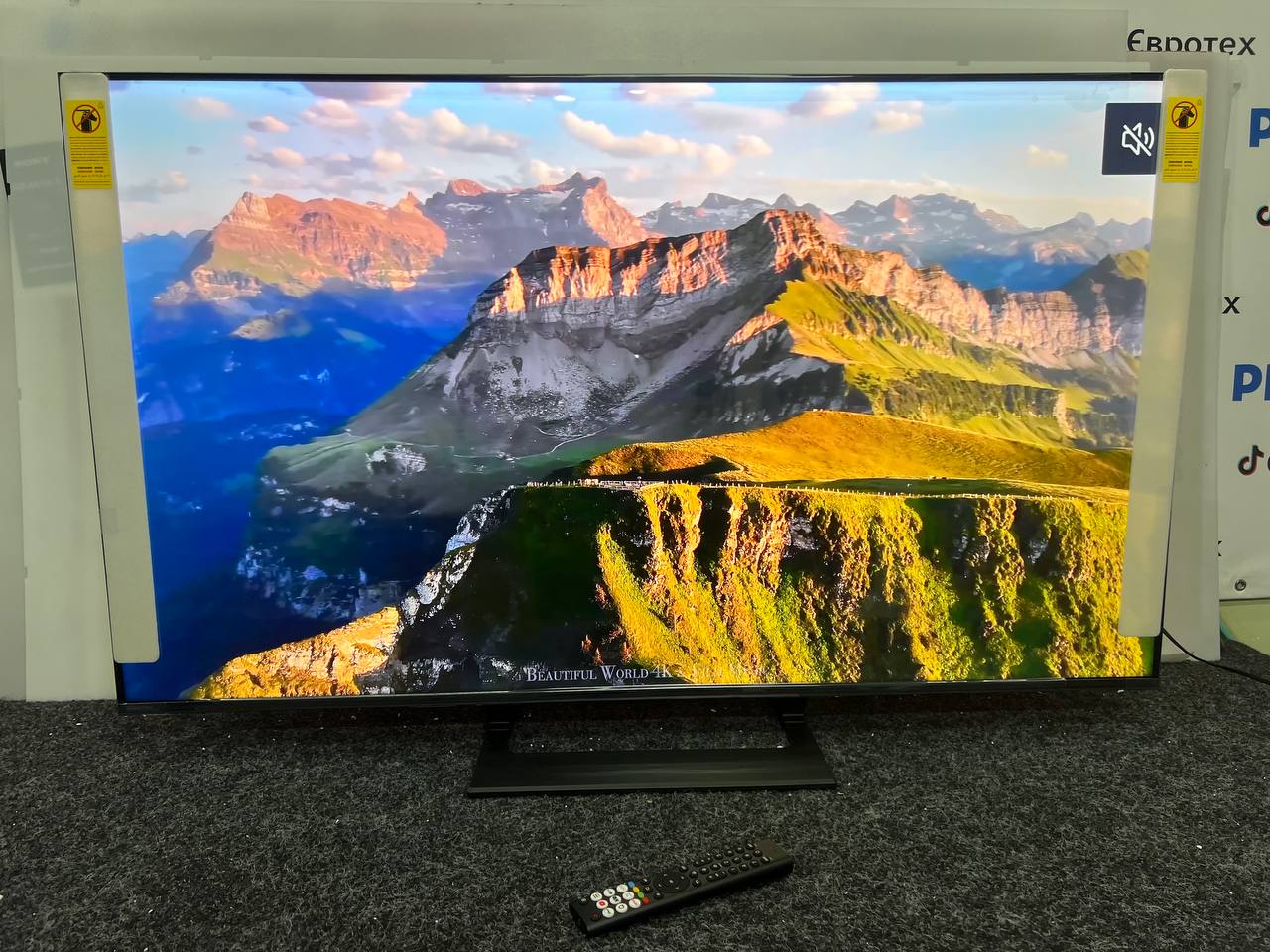 Телевізор Hisense 55A7Q QLED