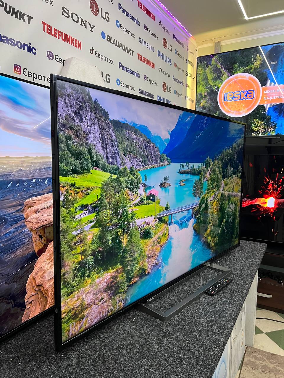 Телевізор Toshiba 65UF3D63DA - фото 3