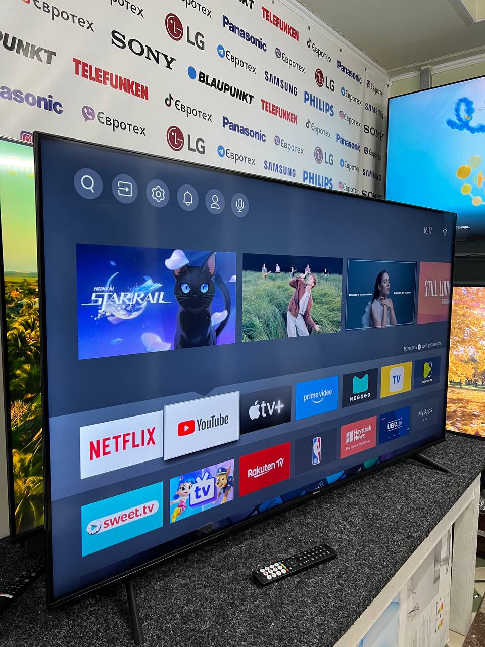 Телевізор Hisense 65AE7000F - фото 3