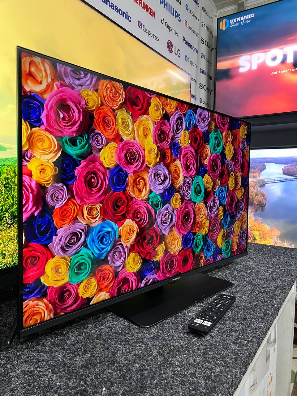Телевізор Panasonic TV-43W80AEZ QLED - фото 3