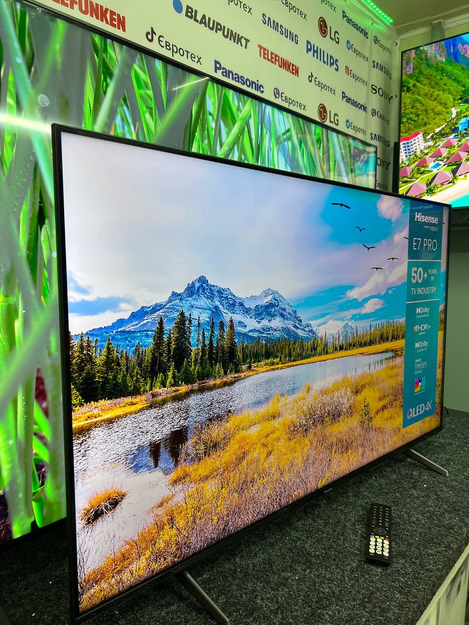 Телевізор Hisense 55E7KQ - фото 8