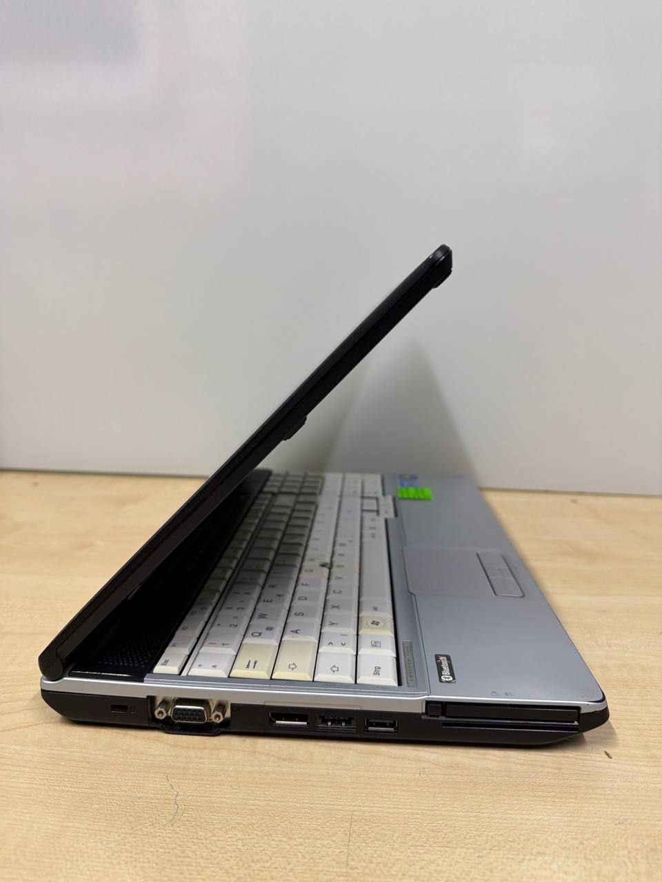 Ноутбук Fujitsu E751 - фото 3