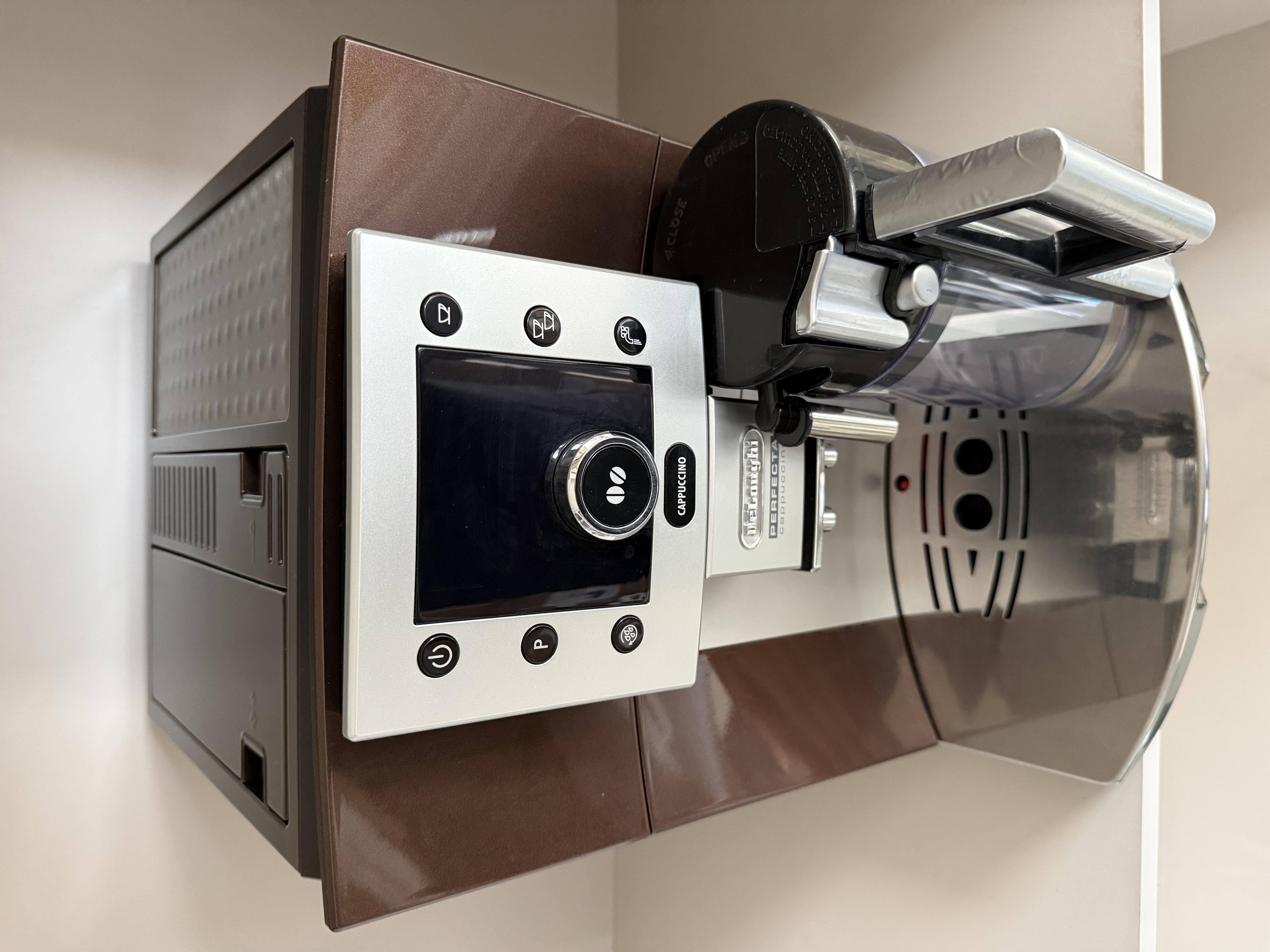 Кавомашина DeLonghi Perfecta Cappuccino  - фото 2