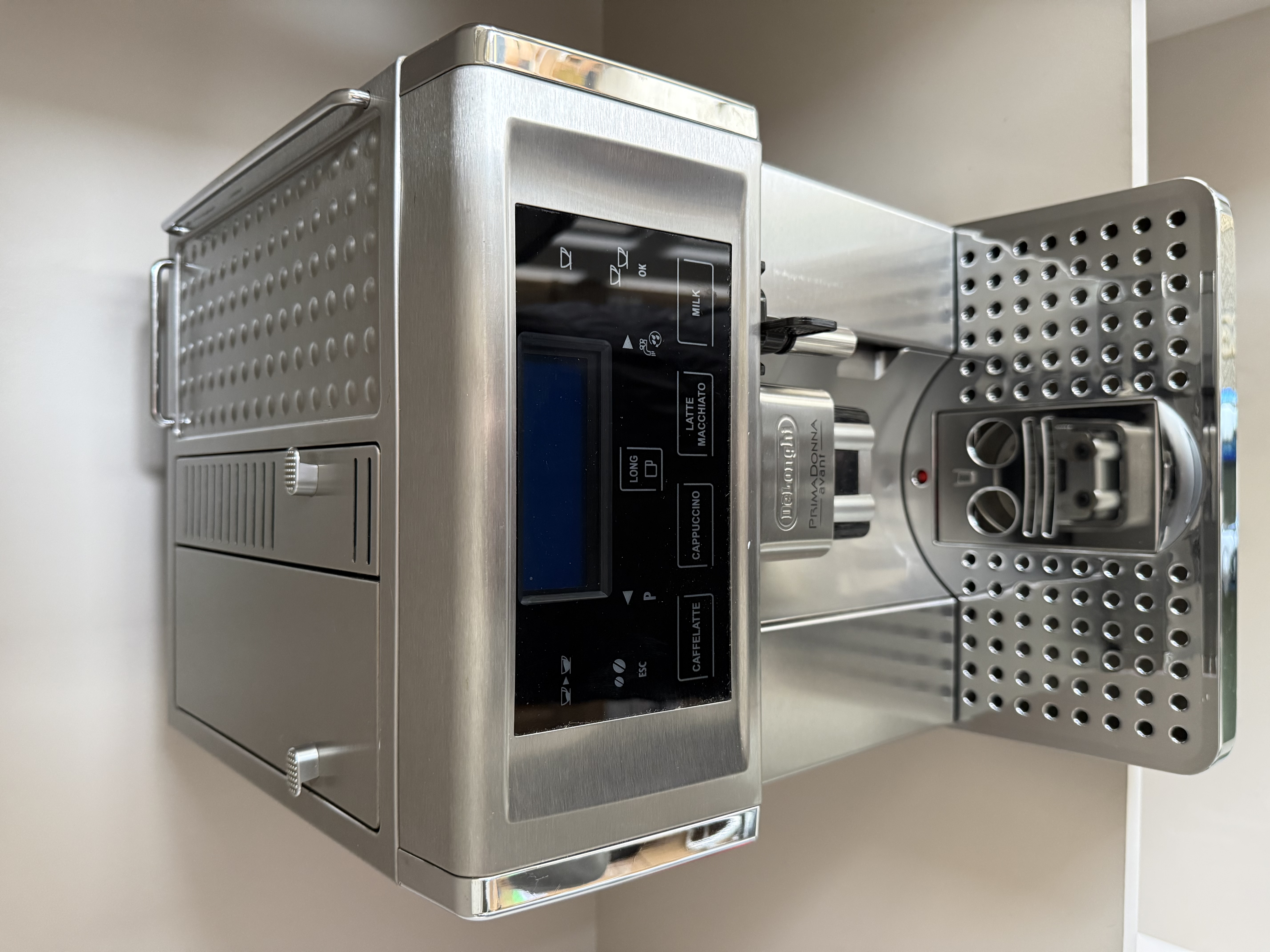 Кавомашина DeLonghi PrimaDonna Avant  - фото 2