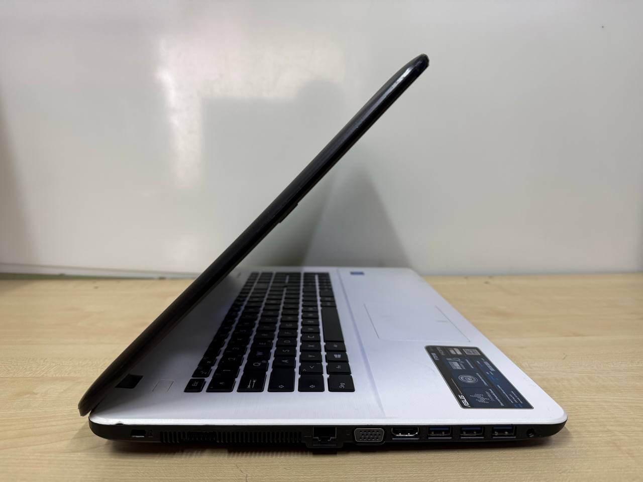 Ноутбук ASUS F751M - фото 3
