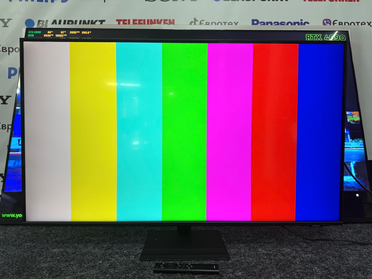 Смарт-монітор 43ʼ Samsung S43BM700UU - фото 2